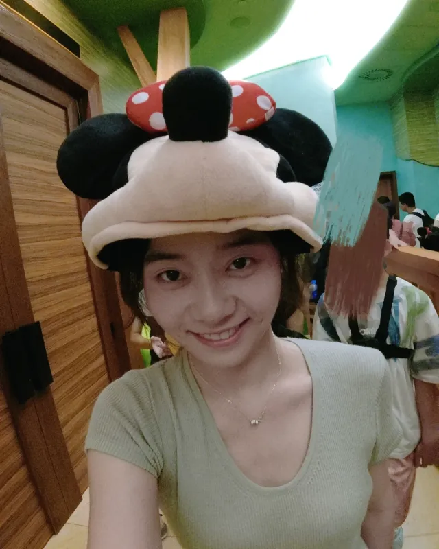 May, Travel Specialist